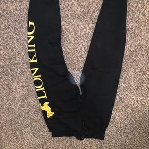Lion king sweat pants tight on bottom